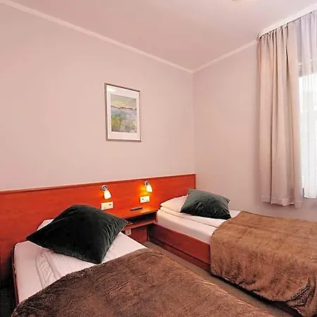 מלון Preemier 3*